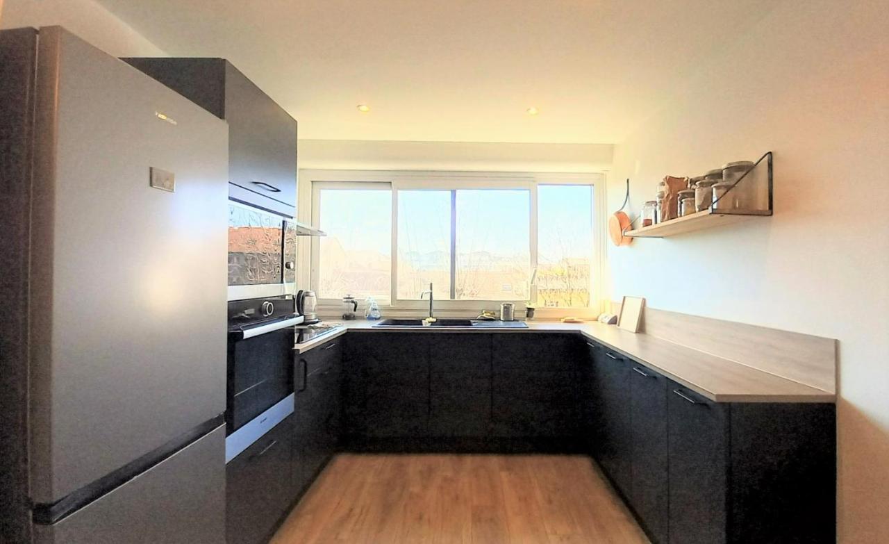 Magnifique Cocon - Metro A Republique - 2 Belles Chambres Avec Dressings - Wifi Gratuit - Netflix - Au Calme Absolu - Lumineux - Jardin Arbore Partage Dans La Residence Villeurbanne Extérieur photo