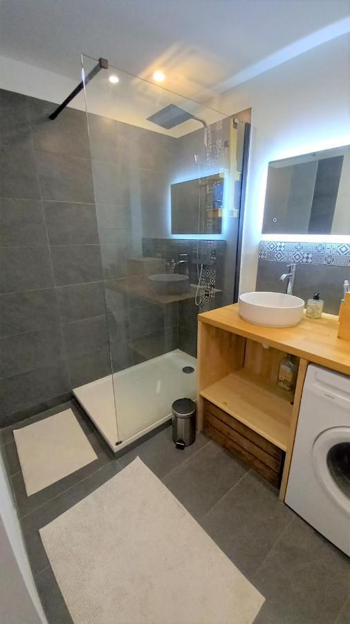 Magnifique Cocon - Metro A Republique - 2 Belles Chambres Avec Dressings - Wifi Gratuit - Netflix - Au Calme Absolu - Lumineux - Jardin Arbore Partage Dans La Residence Villeurbanne Extérieur photo